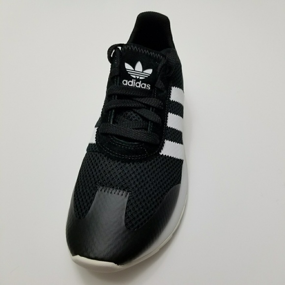 NEW Women's adidas Flashback  Athletic Shoes - Picture 5 of 8
